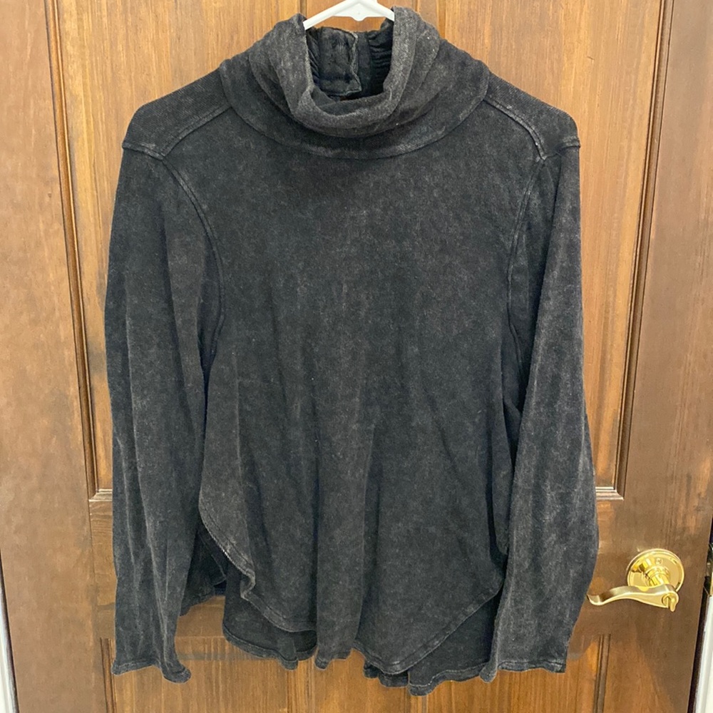 Free people size small flowy mock neck with small back cut out